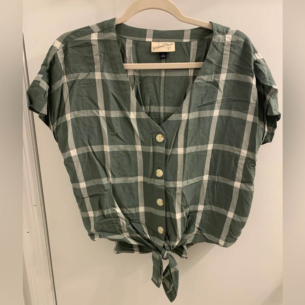 Universal Thread Plaid Short Sleeve V-Neck Button Front Crop Top Green S